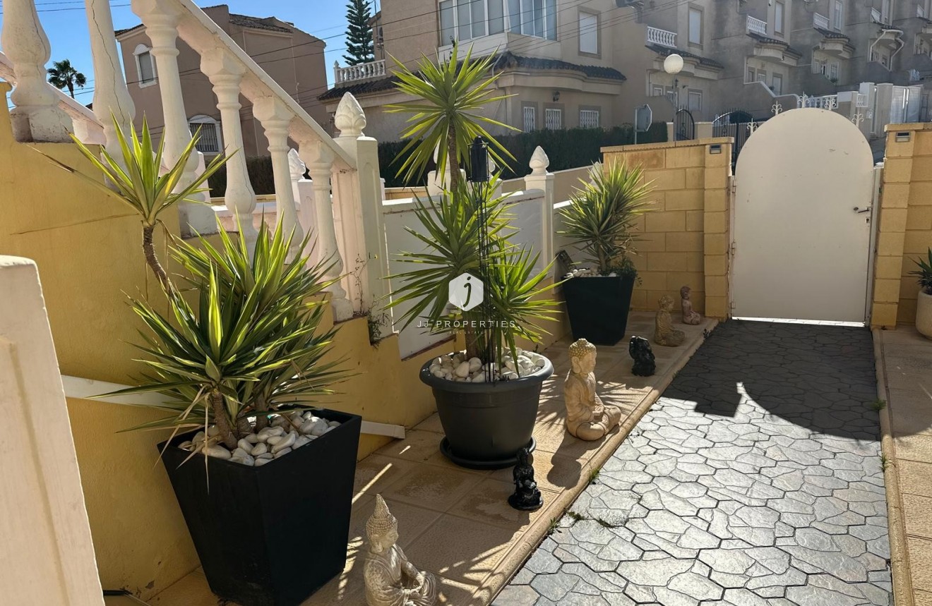 Tweedehands - Appartement / flat -
San Miguel de Salinas - Inland