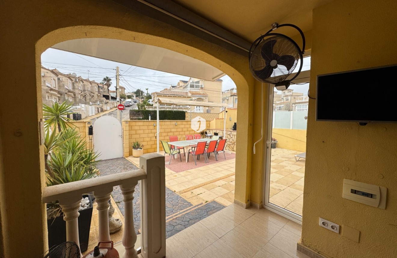 Tweedehands - Appartement / flat -
San Miguel de Salinas - Inland