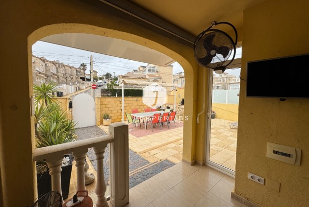 Tweedehands - Appartement / flat -
San Miguel de Salinas - Inland