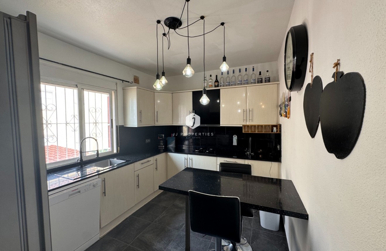 Tweedehands - Appartement / flat -
San Miguel de Salinas - Inland