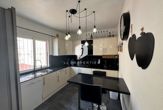 Tweedehands - Appartement / flat -
San Miguel de Salinas - Inland