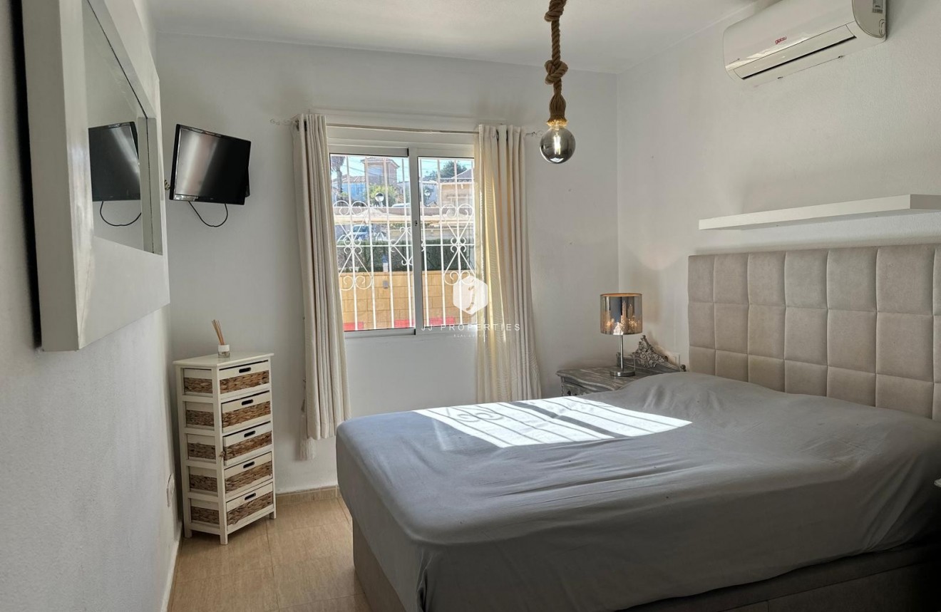 Tweedehands - Appartement / flat -
San Miguel de Salinas - Inland