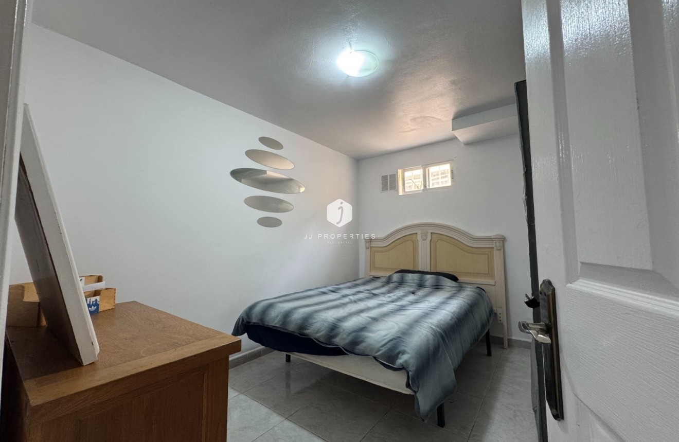 Tweedehands - Appartement / flat -
San Miguel de Salinas - Inland