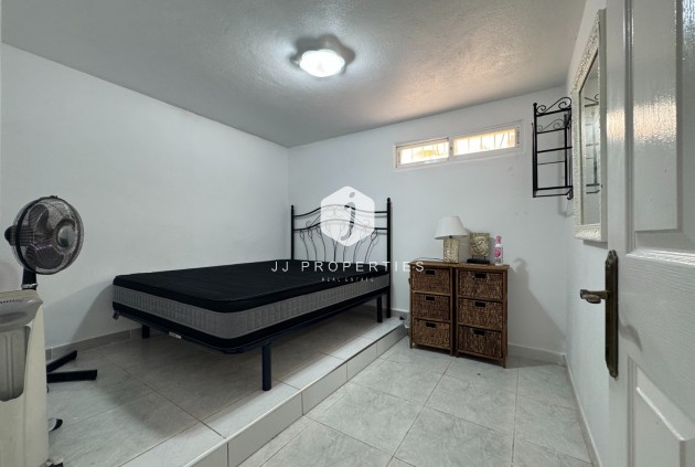 Tweedehands - Appartement / flat -
San Miguel de Salinas - Inland