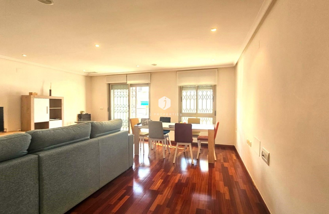 Tweedehands - Appartement / flat -
Torrevieja - Centro