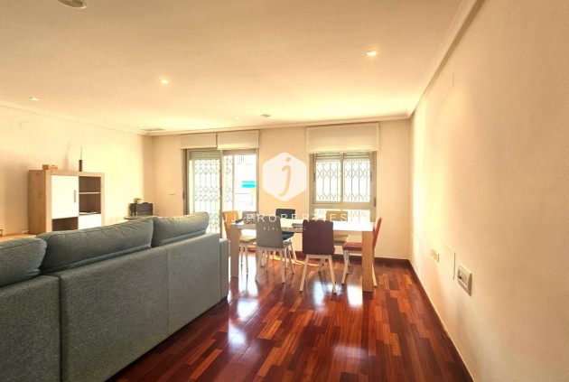 Tweedehands - Appartement / flat -
Torrevieja - Centro