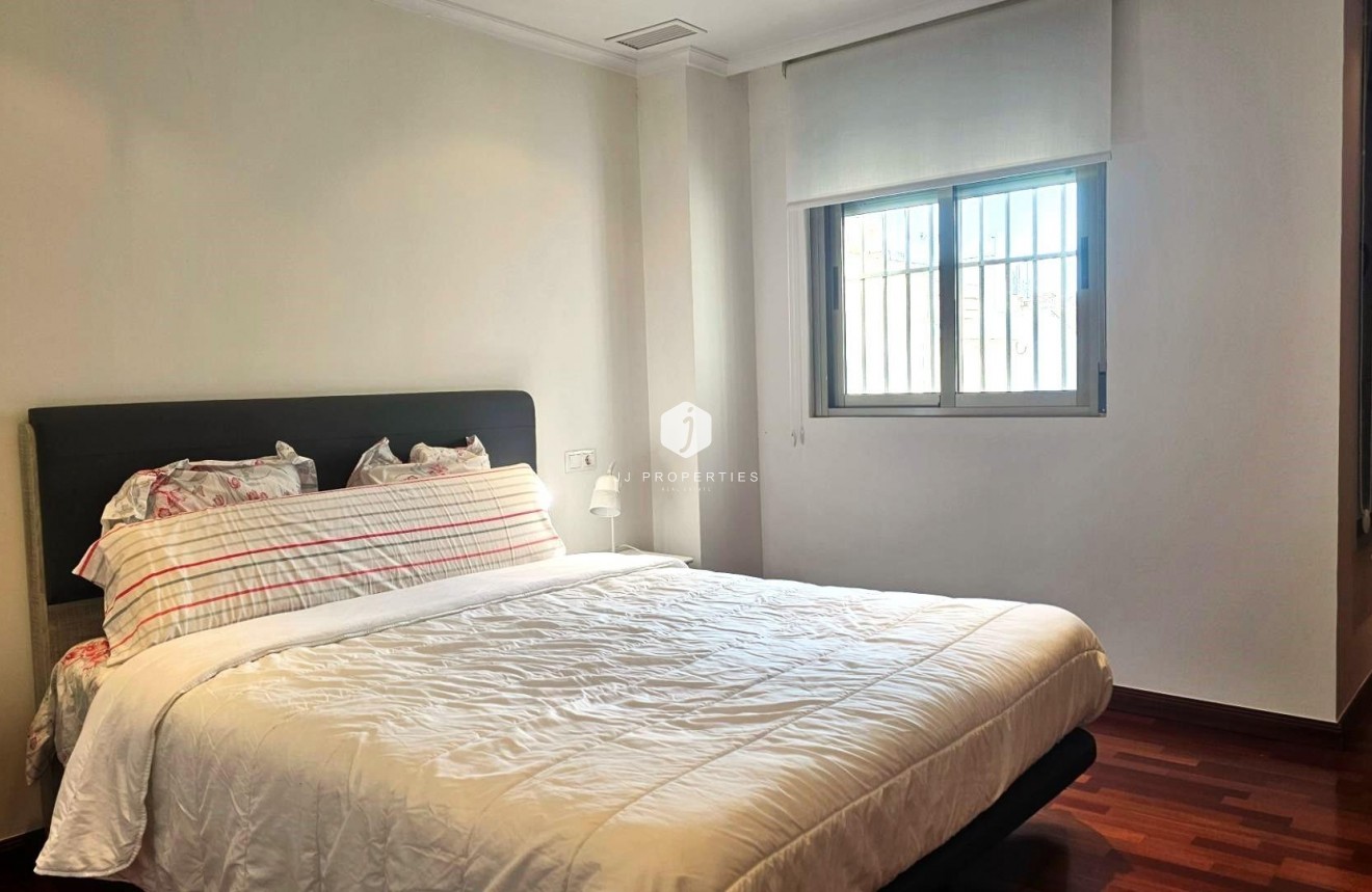 Tweedehands - Appartement / flat -
Torrevieja - Centro