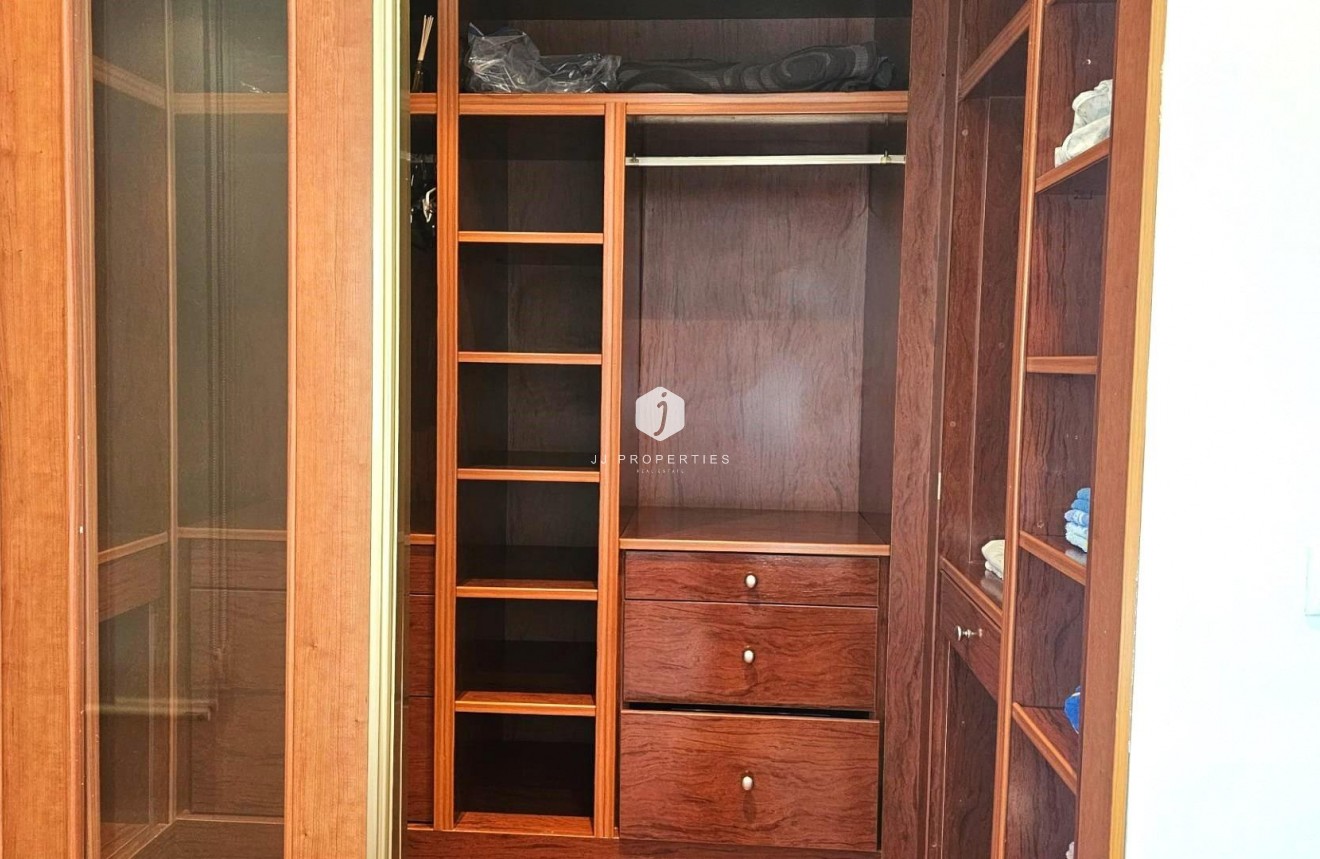 Tweedehands - Appartement / flat -
Torrevieja - Centro