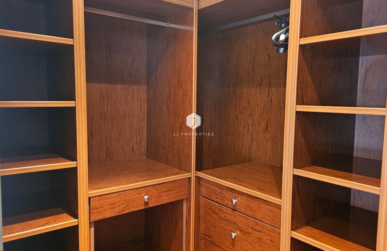 Tweedehands - Appartement / flat -
Torrevieja - Centro