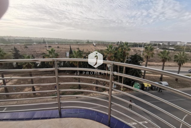 Tweedehands - Appartement / flat -
Torrevieja - La veleta