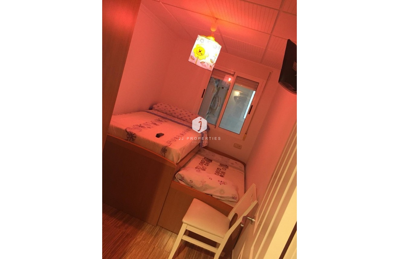 Tweedehands - Appartement / flat -
Torrevieja - Playa del Cura