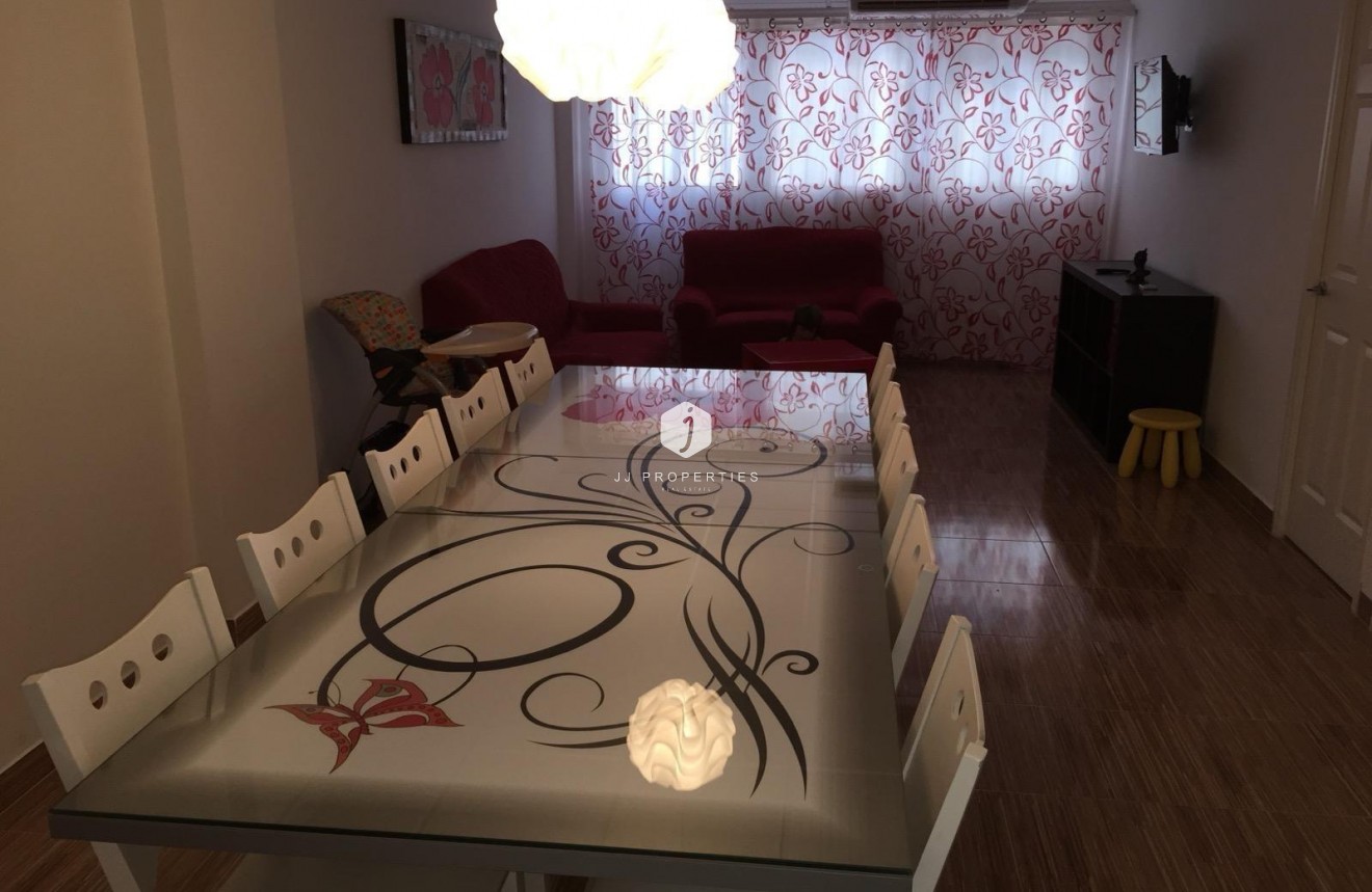 Tweedehands - Appartement / flat -
Torrevieja - Playa del Cura