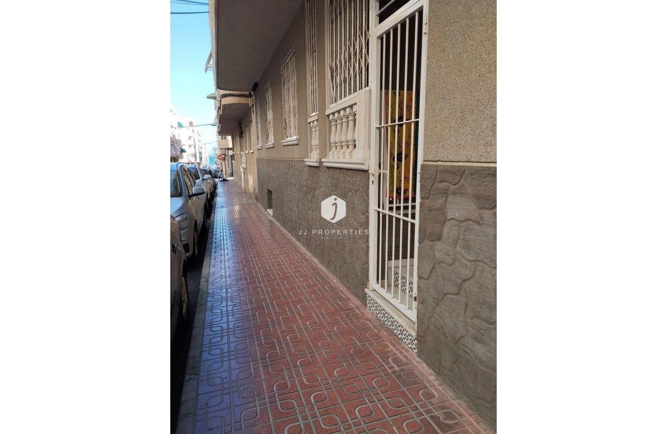 Tweedehands - Appartement / flat -
Torrevieja - Playa del Cura