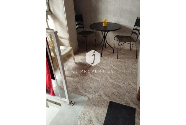 Tweedehands - Appartement / flat -
Torrevieja - Playa del Cura