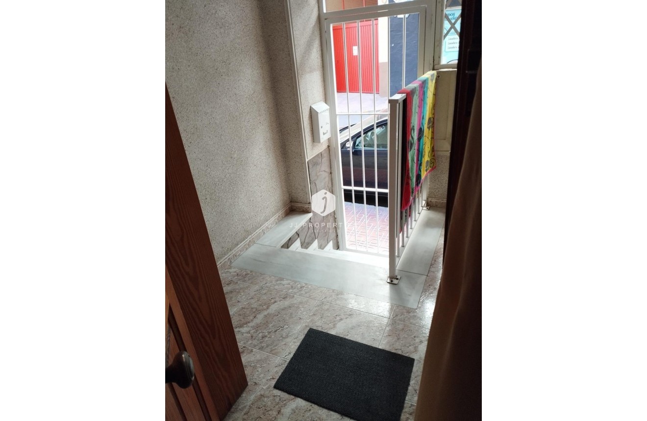 Tweedehands - Appartement / flat -
Torrevieja - Playa del Cura