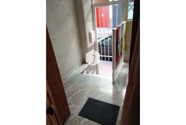 Tweedehands - Appartement / flat -
Torrevieja - Playa del Cura