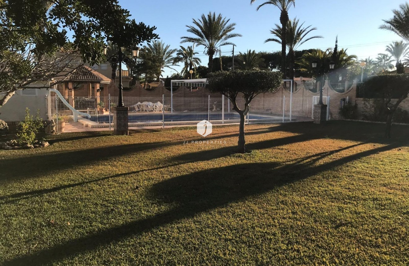 Tweedehands - Villa -
Orihuela Costa - Cabo Roig