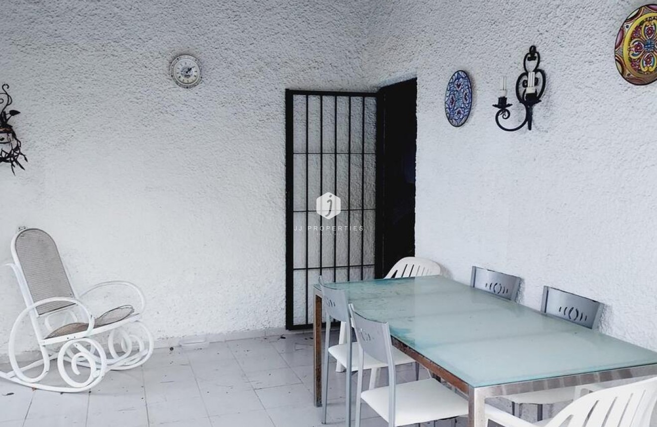 Tweedehands - Villa -
Orihuela Costa - Punta Prima