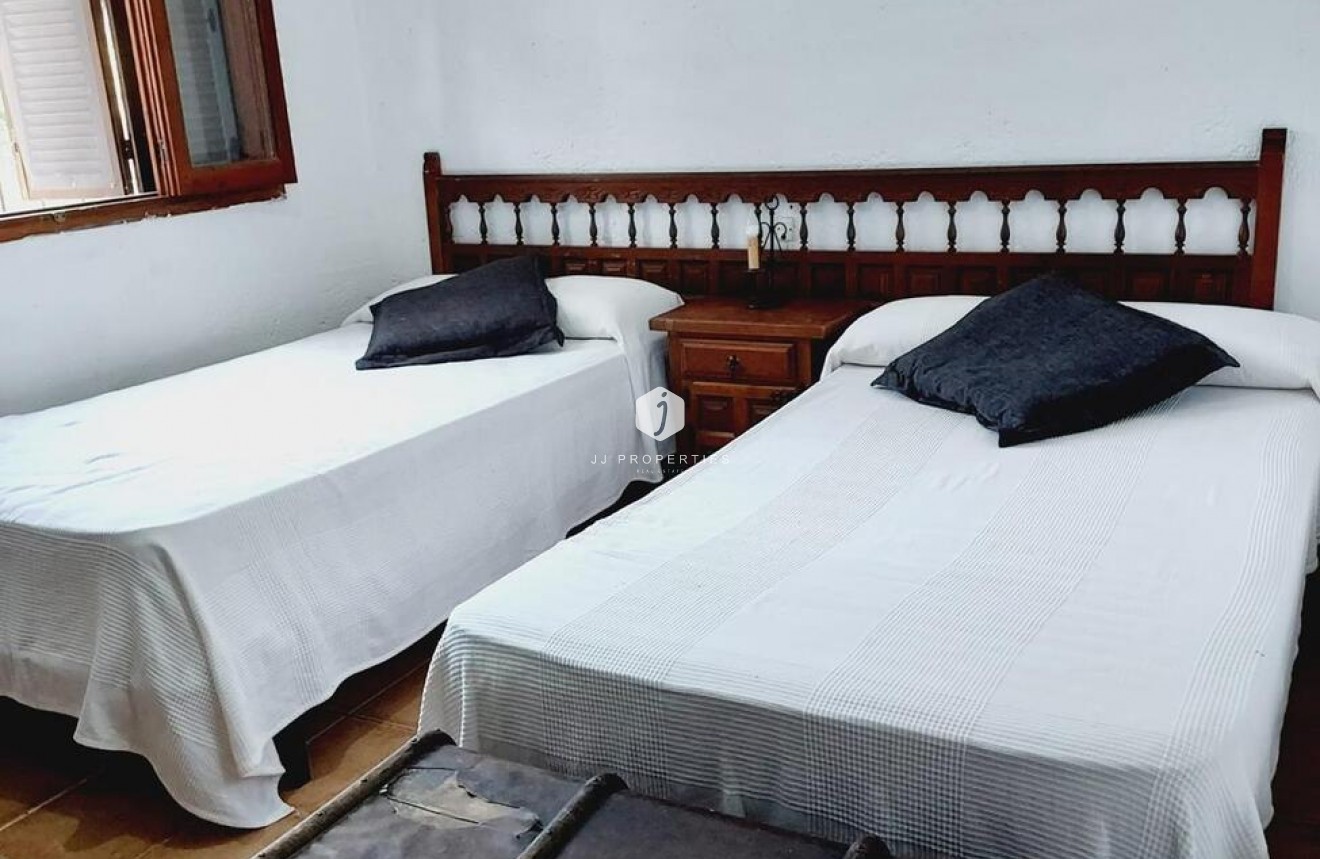 Tweedehands - Villa -
Orihuela Costa - Punta Prima