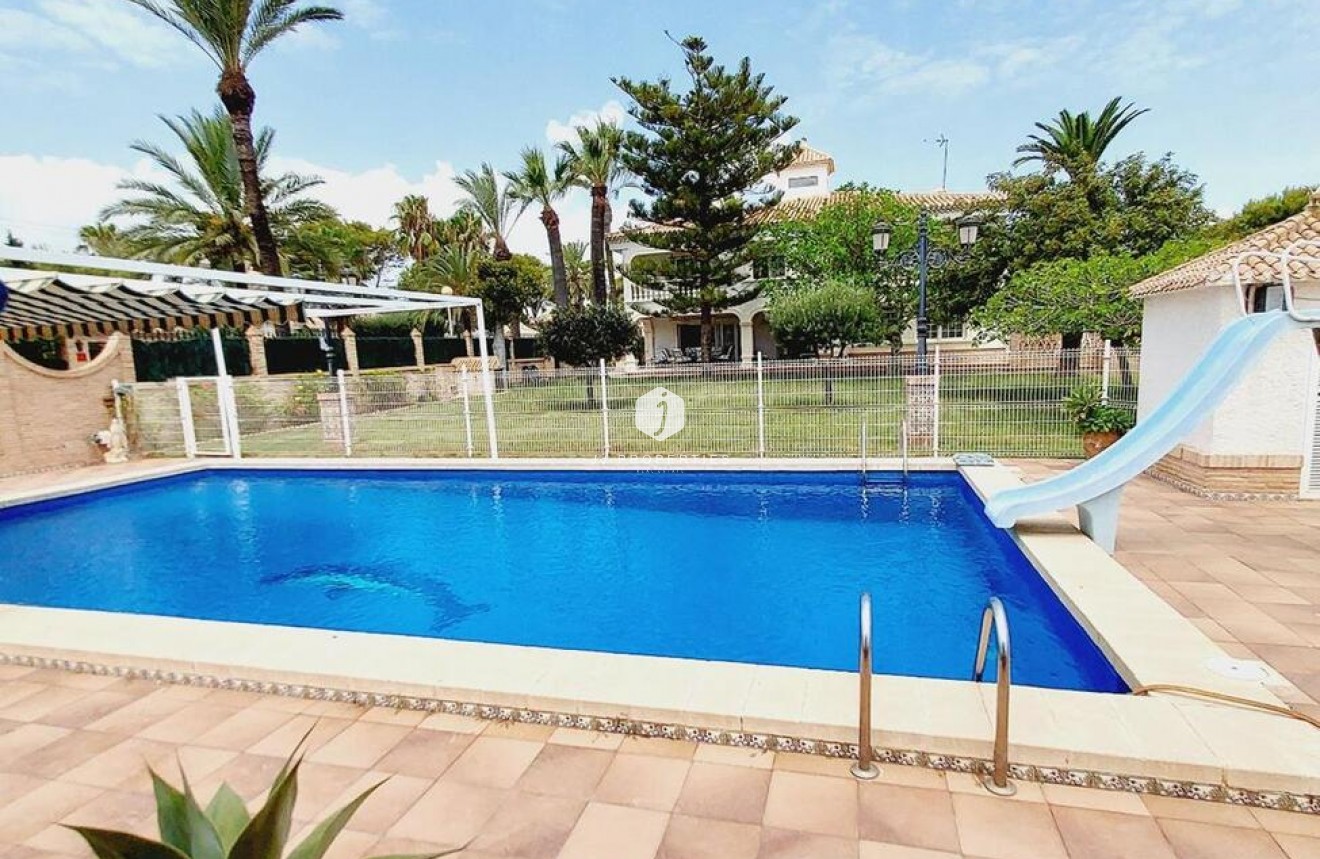 Resale - Villa -
Orihuela Costa - Cabo Roig