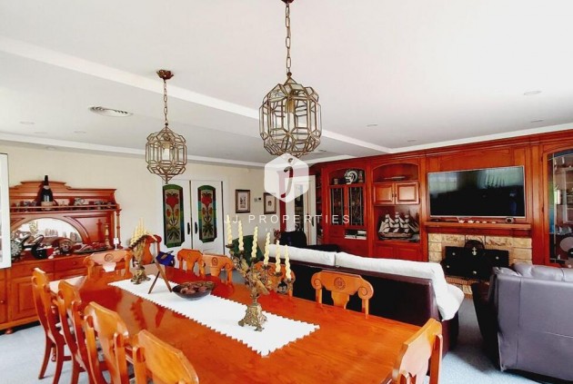 Resale - Villa -
Orihuela Costa - Cabo Roig