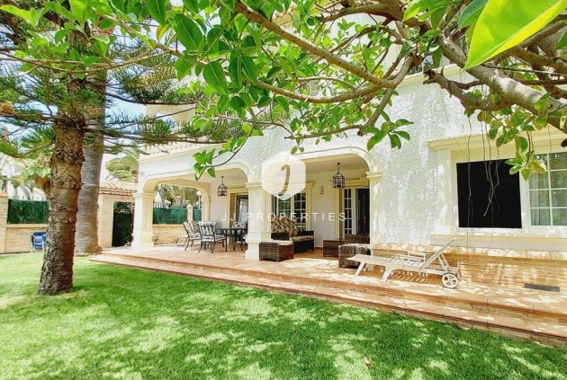 Resale - Villa -
Orihuela Costa - Cabo Roig