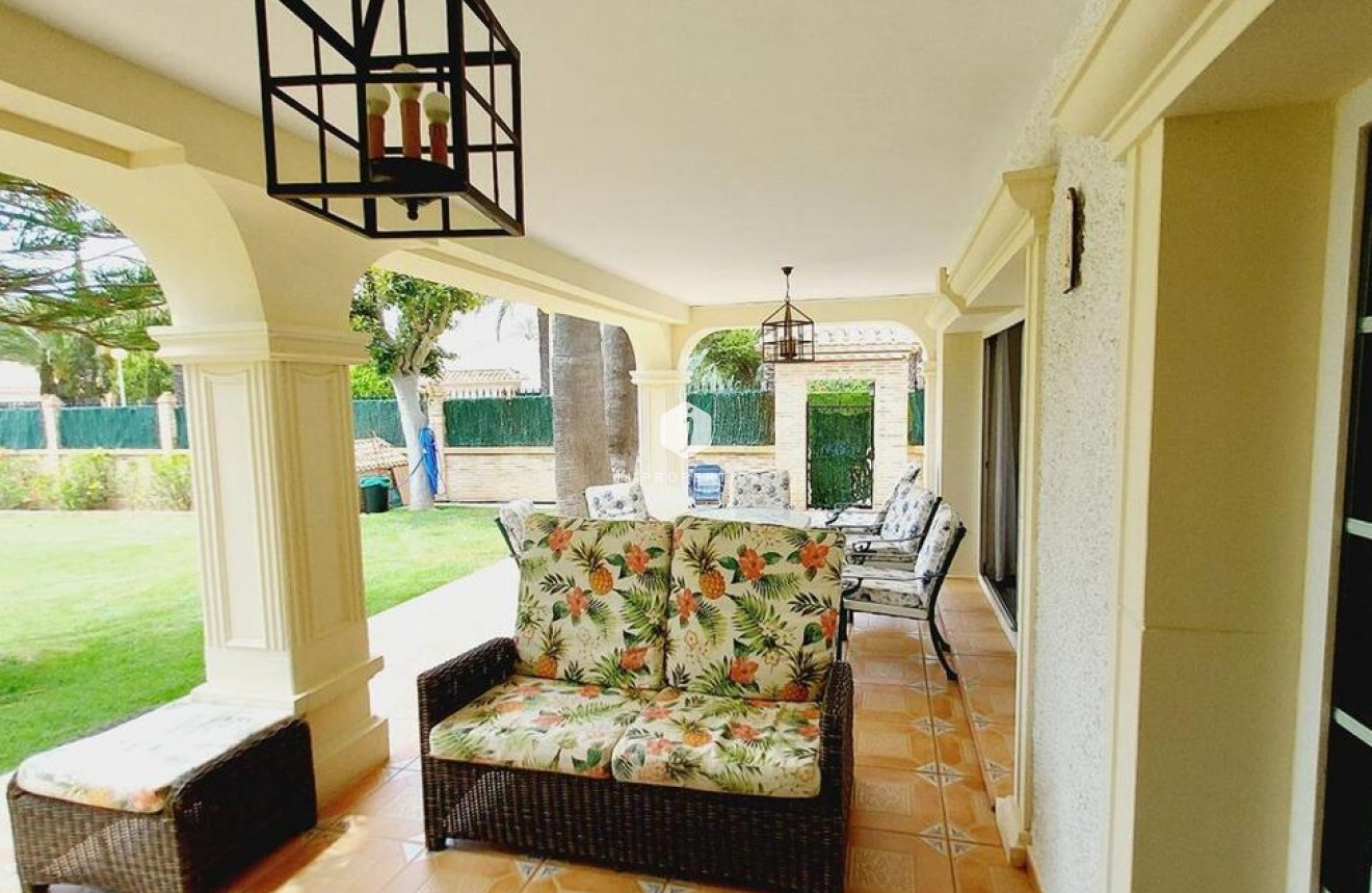 Resale - Villa -
Orihuela Costa - Cabo Roig