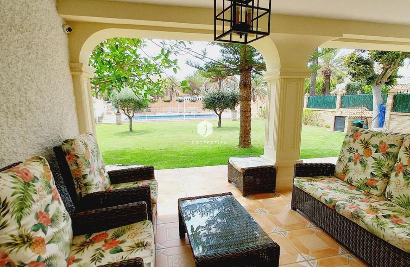 Resale - Villa -
Orihuela Costa - Cabo Roig
