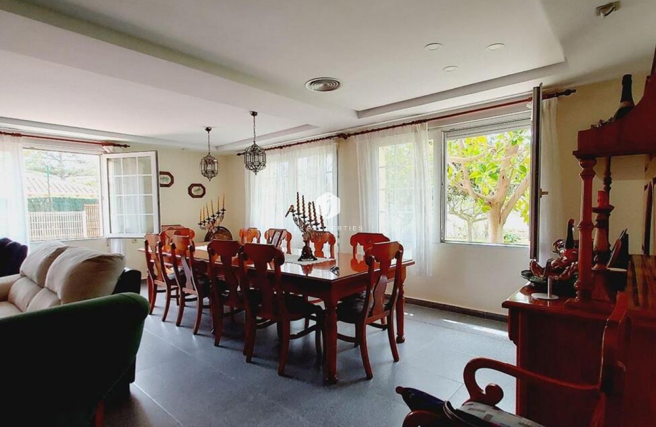 Resale - Villa -
Orihuela Costa - Cabo Roig