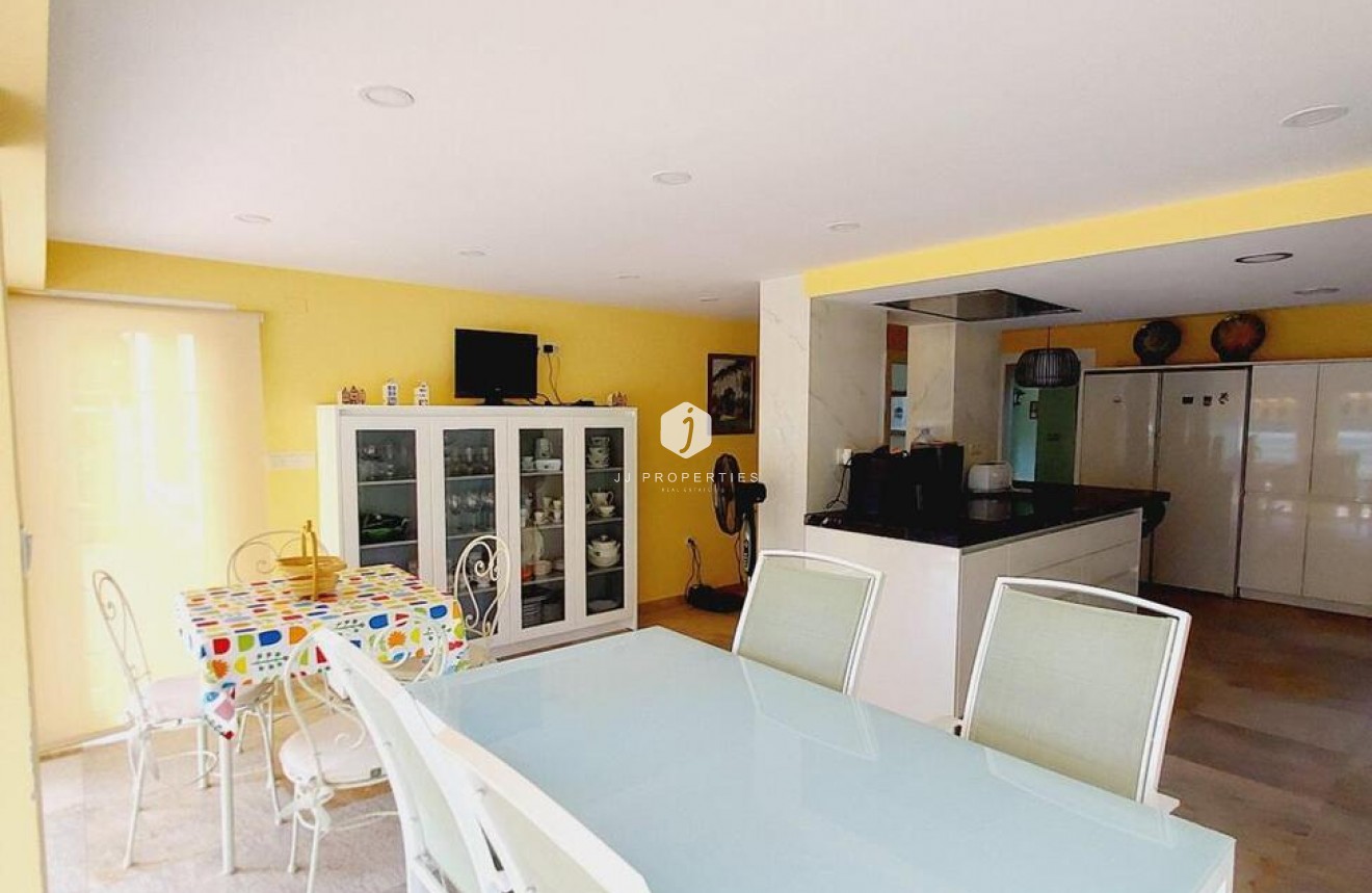 Resale - Villa -
Orihuela Costa - Cabo Roig