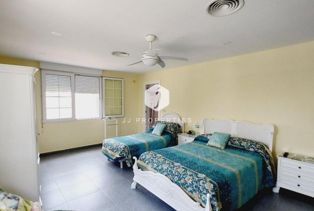 Resale - Villa -
Orihuela Costa - Cabo Roig