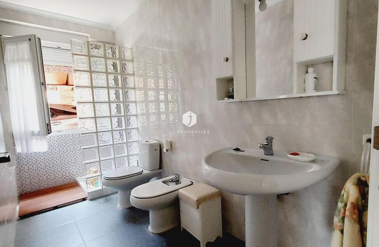 Resale - Villa -
Orihuela Costa - Cabo Roig