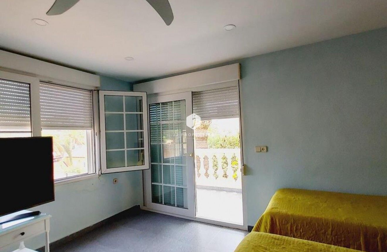 Resale - Villa -
Orihuela Costa - Cabo Roig