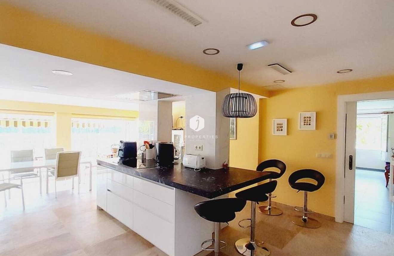 Resale - Villa -
Orihuela Costa - Cabo Roig