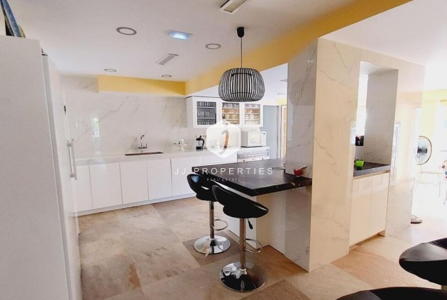 Resale - Villa -
Orihuela Costa - Cabo Roig