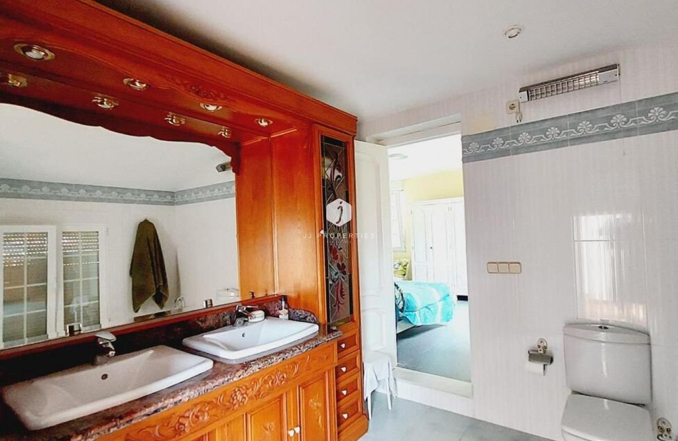 Resale - Villa -
Orihuela Costa - Cabo Roig