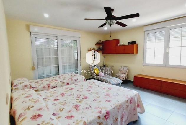 Resale - Villa -
Orihuela Costa - Cabo Roig