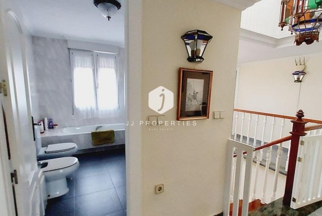 Resale - Villa -
Orihuela Costa - Cabo Roig