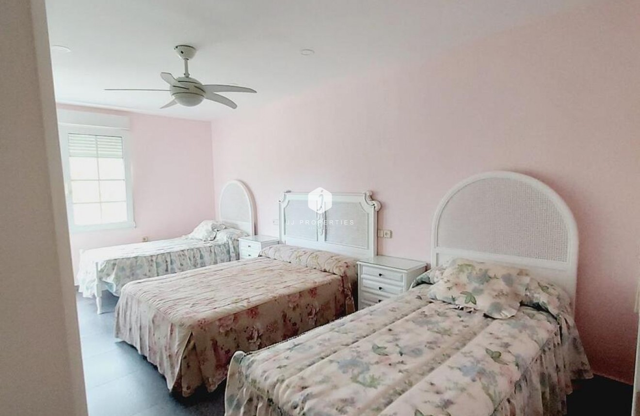 Resale - Villa -
Orihuela Costa - Cabo Roig