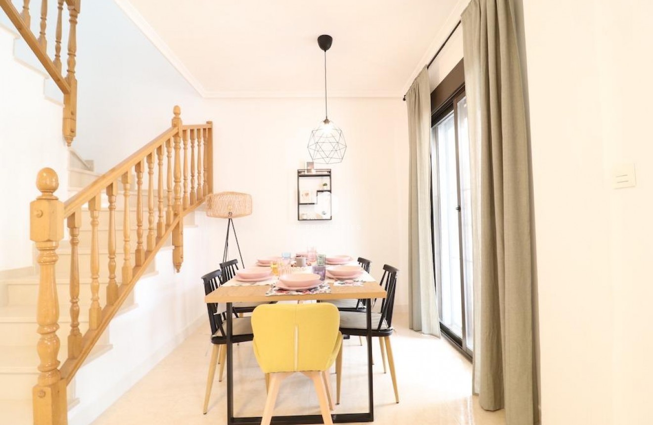 Tweedehands - Chalet -
San Miguel de Salinas - Inland