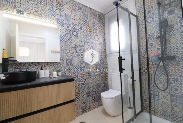 Tweedehands - Chalet -
San Miguel de Salinas - Inland