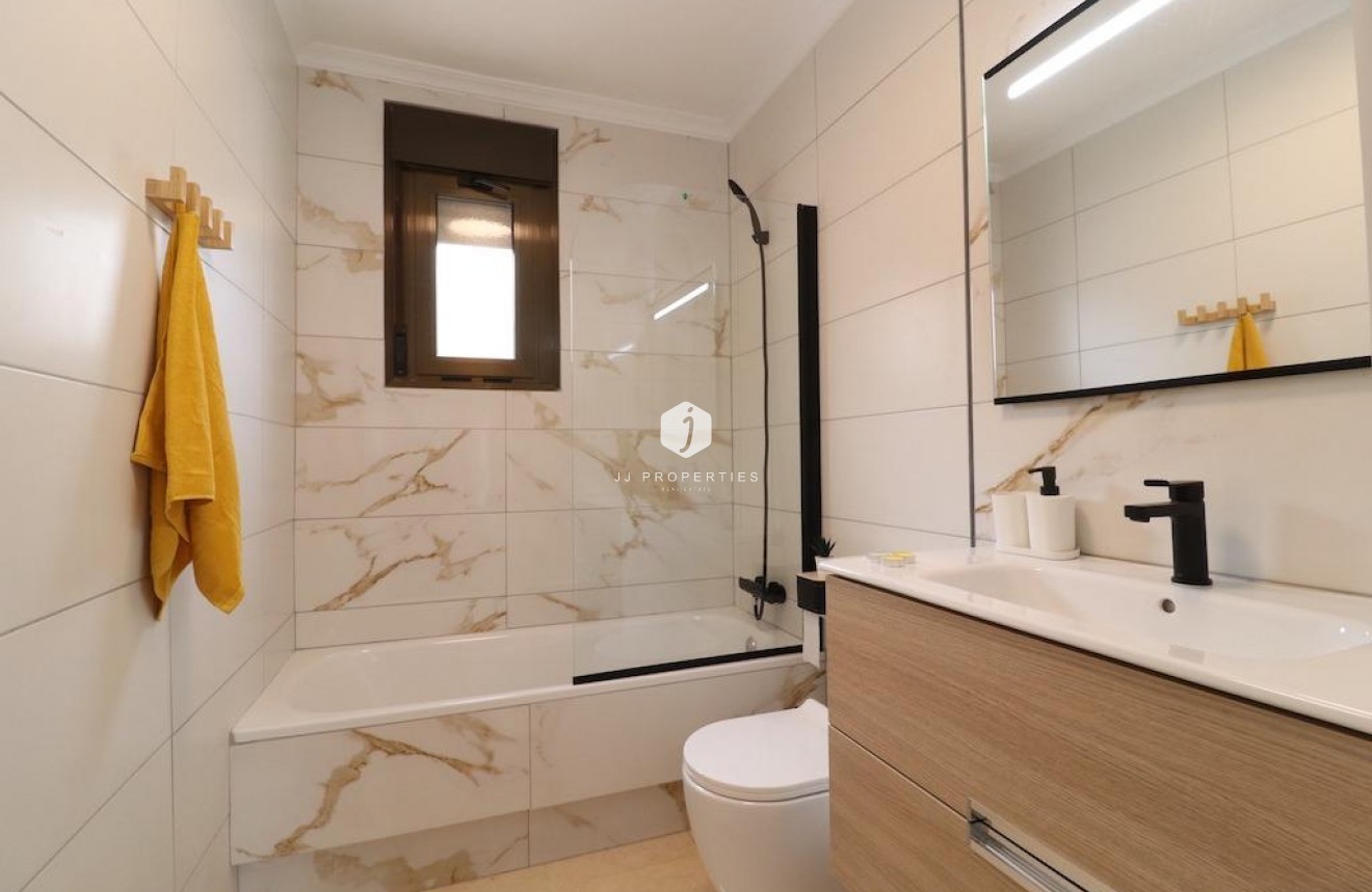 Tweedehands - Chalet -
San Miguel de Salinas - Inland