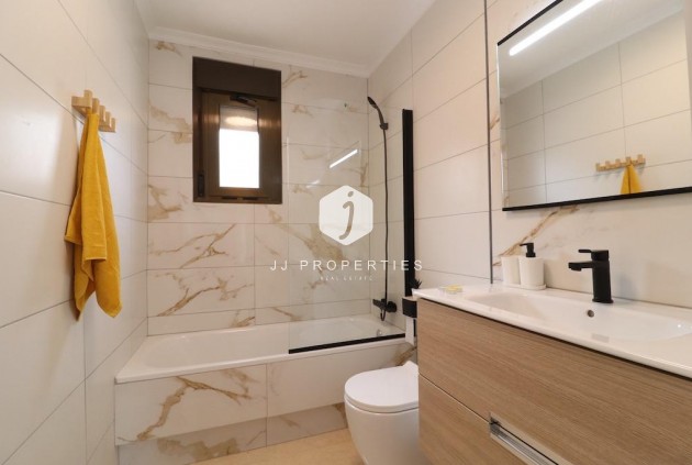 Tweedehands - Chalet -
San Miguel de Salinas - Inland