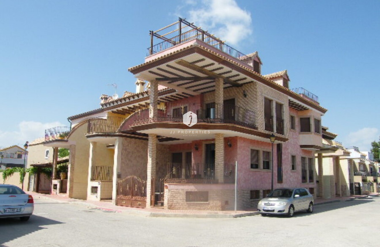 Tweedehands - Chalet -
Daya Nueva - Costa Blanca