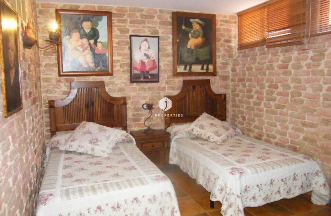 Tweedehands - Chalet -
Daya Nueva - Costa Blanca