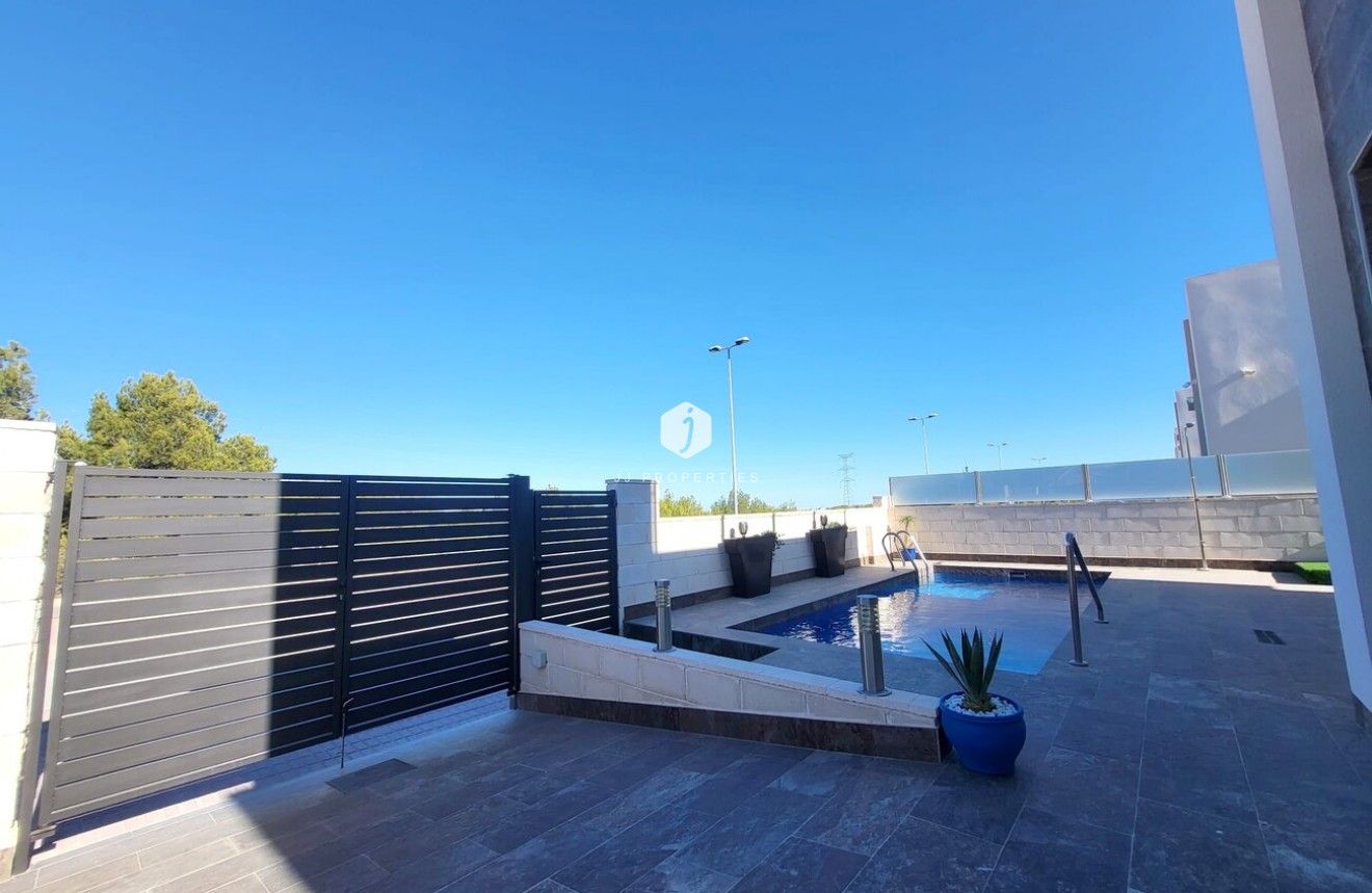 Tweedehands - Villa -
Orihuela Costa - PAU 26