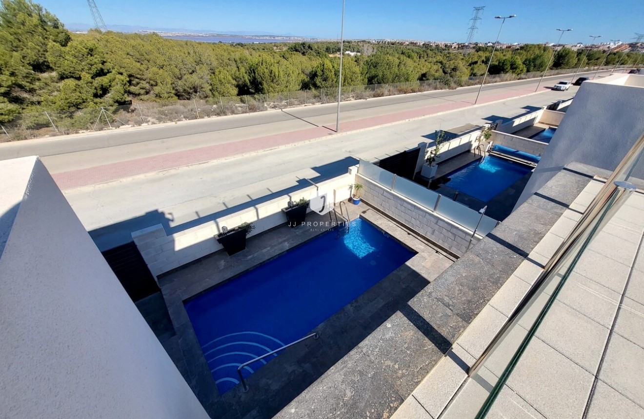 Tweedehands - Villa -
Orihuela Costa - PAU 26