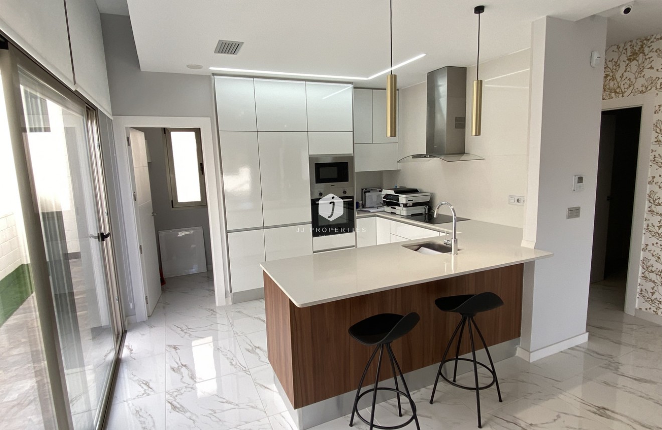 Tweedehands - Villa -
Orihuela Costa - PAU 26