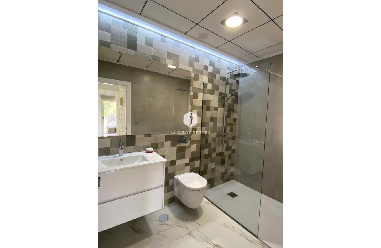 Tweedehands - Villa -
Orihuela Costa - PAU 26