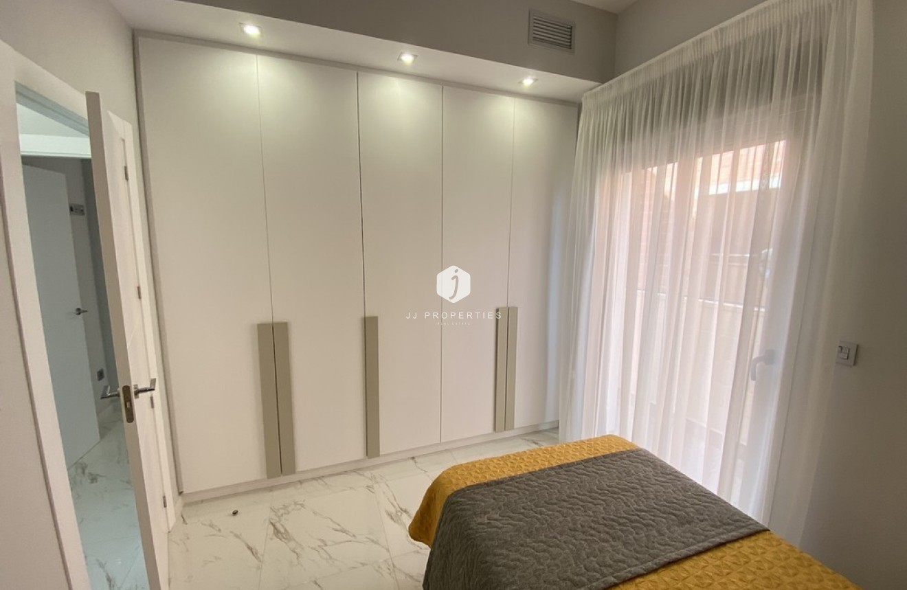 Tweedehands - Villa -
Orihuela Costa - PAU 26